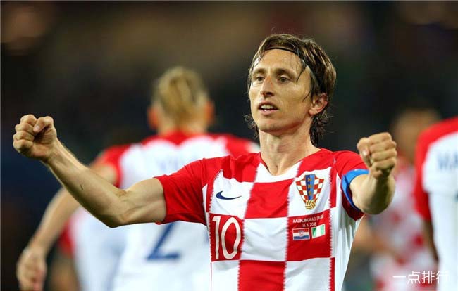 TA：随着主席选举临近，巴萨的长期引援议题根本无法提上议程