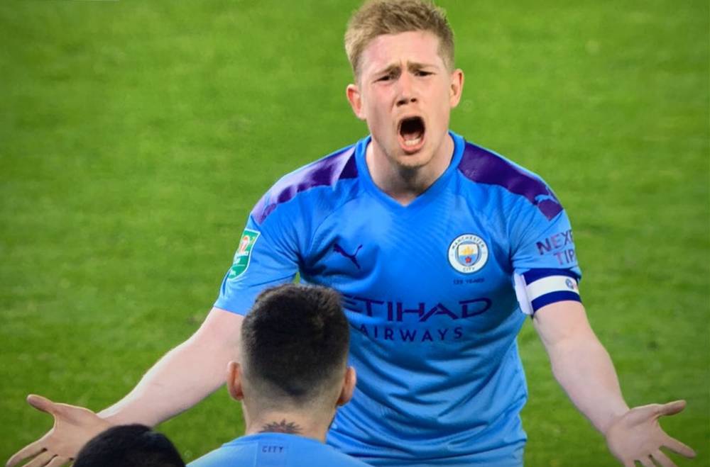 海港6日上午转道新加坡去新山，颜骏凌、徐新获颁纪念球衣