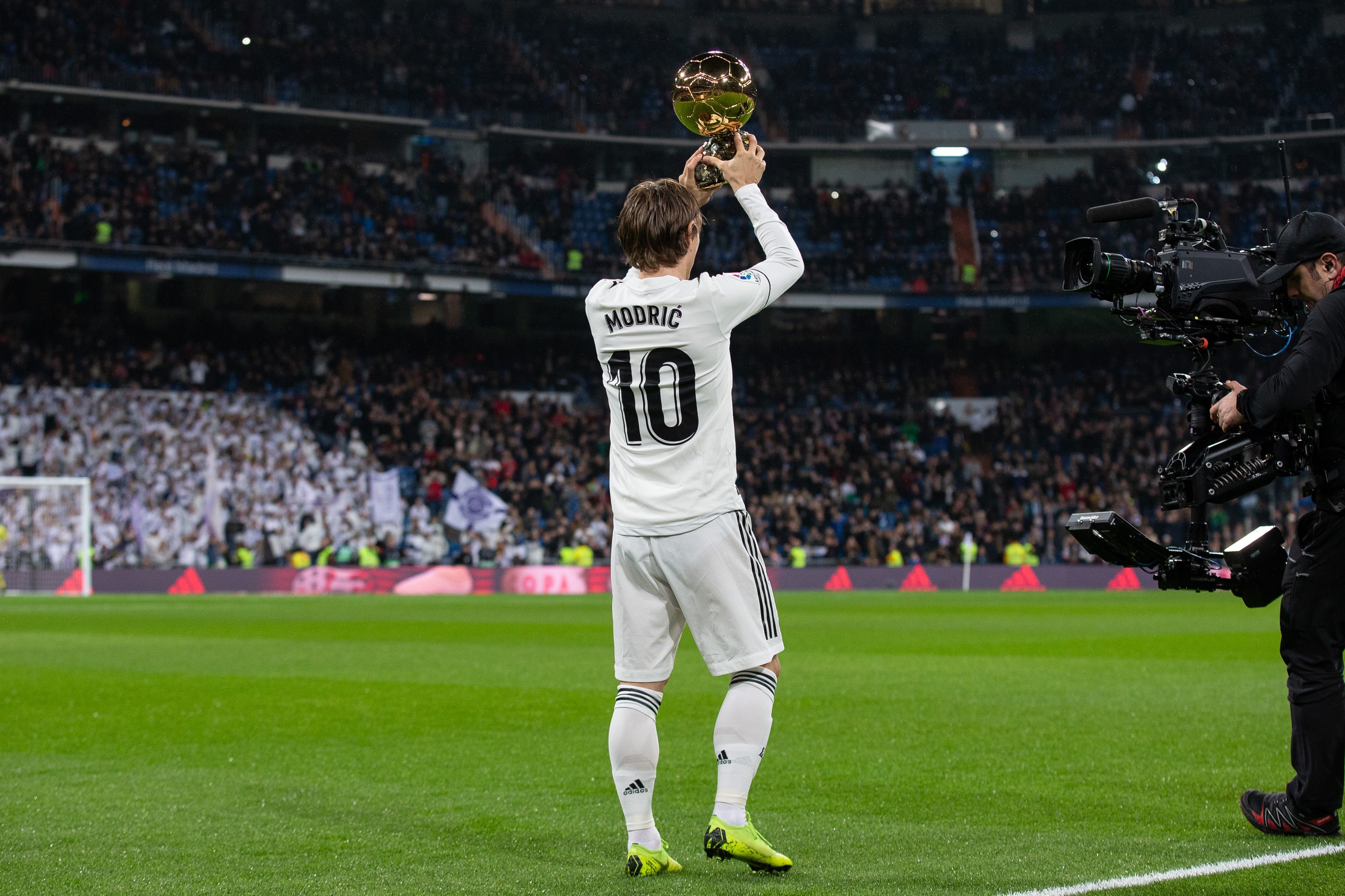 麦卡利斯特二哥：我们个子不高也不快，但总有办法取得成功