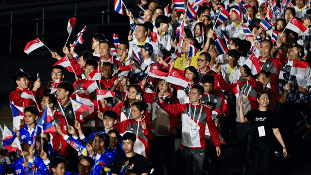 一位重病球迷被邀请看阿贾克斯的比赛，但因病情恶化未能实现