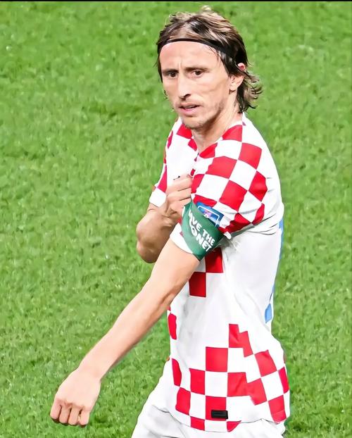 记者：丘库埃泽目前最有可能去富勒姆，土超俱乐部没报价