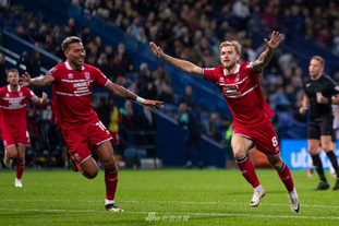 世界杯震撼一幕：孙颖莎让分全场掌声，赛场对手忍不住竖大拇指