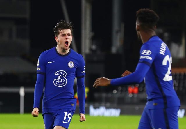 麦克阿瑟FCvs大埔亚冠赛前为香港大埔火灾遇难者...