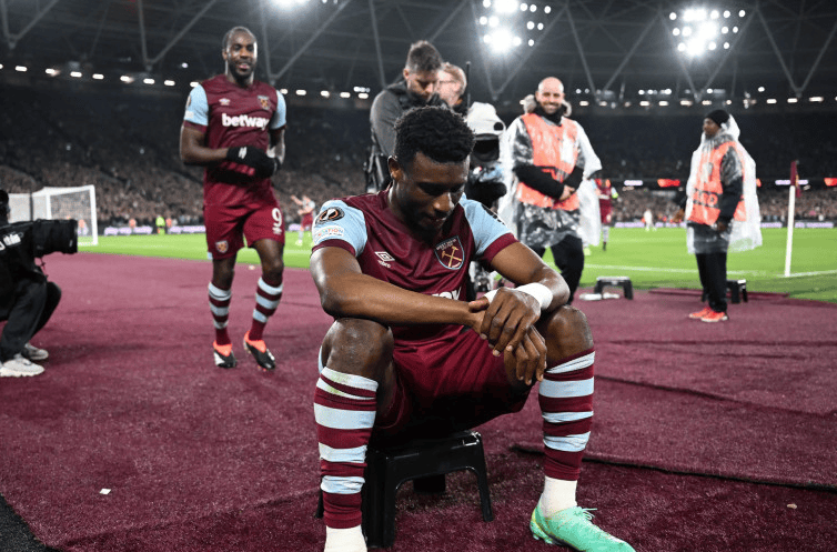 AC米兰在意大利杯1／8决赛中0-1不敌拉齐奥，终结13连胜，遭遇赛季首败。